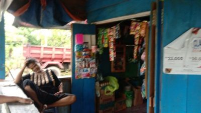 Nekat, Siang Bolong Maling Gasak Gardu Jualan di Bone