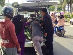 Wanita Hamil Pingsan di Pinggir Pasar Sumpang Minangae