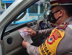 Satlantas Polres Parepare Pasang Stiker di Mobil Ambulance, Ini Tujuannya