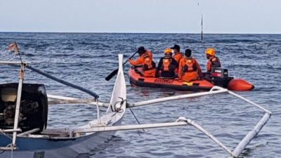 Cuaca Buruk di Majene. Kapal Terbalik di Perairan Bababulo, Seorang Nelayan Hilang