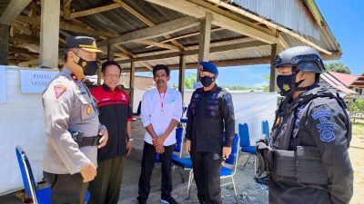 Pastikan Berjalan Lancar, Komandan Brimob Bone Pantau Pilkades di Sinjai