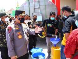 Tinjau Pasar Soreang, Kapolri Pastikan Ketersediaan Minyak Curah dan Sembako Jelang Ramadhan Tercukupi