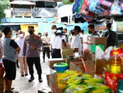 Tinjau Pasar Minggu, Kapolri Pastikan Stok Minyak Curah untuk Warga Aman