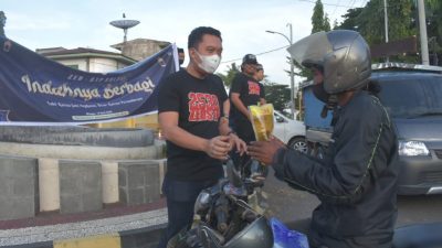 Minyak Goreng Langka, ZED STP Sulsel Berbagi Minyak di Kabupaten Bone