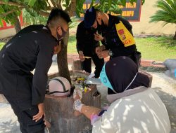 Respon Cepat Brimob Bone Bantu Korban Lakalantas