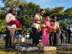 Kapolres Bone Pimpin Upacara Ziarah Taman Makam Pahlawan dan Tabur Bunga