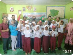 Pemdes Lakukang Berikan Apresiasi Kepada Siswa Berprestasi