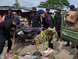Dukung Pemkab Bone Raih Adipura 2022, Brimob Yon C Pelopor Lakukan Ini