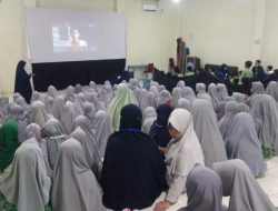 Siswa SD Islam Terpadu Nurul Fikri Makassar Peringati Hardiknas Nasional 2023 dengan Menulis Surat untuk Guru dan Membaca Serentak