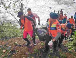 Tim SAR Gabungan Brimob, Basarnas, BPBD dan Tagana Temukan Pemuda Yang Hanyut di Sungai Soppeng