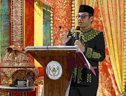 SIARAN PERS Tokoh Aceh di Jakarta Peusijuek Wamen Nezar Patria