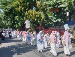 Ribuan Murid SIT Darul Fikri Makassar Gelar Pawai Akbar Sambut Ramadan
