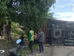 Diduga Rem Blong di Sidrap, Truk Kontainer Tabrak 8 Mobil dan Motor, Seorang Tewas
