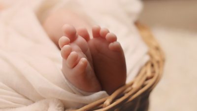 Heboh, Bayi Perempuan Cantik Ditemukan Warga dalam Kardus