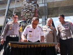 5058 Knalpot Sitaan Polrestabes Makassar Disulap jadi Tugu Ikan di Fly Over