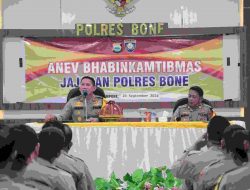 Maksimalkan Kamtibmas yang Kondusif, Kapolres Bone Gelar Anev Bhabinkamtibmas