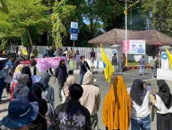 Demo di Kantor Bupati Polman, Mahasiswa Ancam Kembali dengan Jumlah yang Lebih Besar