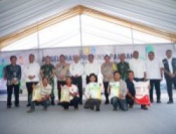 Mentan Amran Bawa Bantuan Senilai 151 M di Bone, Pj Bupati : Terima Kasih dari Masyarakat Bone