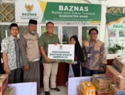 BAZNAS Kabupaten Bone Berikan Bantuan Modal Usaha Produktif Bersama PJ Bupati Bone