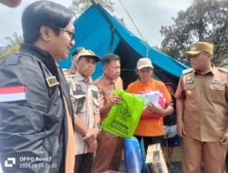 BAZNAS Bone Bersama Pj Bupati Bone Salurkan Bantuan untuk Korban Kebakaran di Desa Tungke