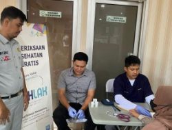 Jasa Raharja Lakukan Pemeriksaan Kesehatan Gratis di Lingkungan Samsat Wajo