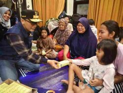 Prof Zudan Beri Bantuan ke Lokasi Pengungsian, Warga Curhat Harap Banjir Tak Terulang Lagi