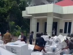 BreakingNews: Kantor KPU Morowali Terbakar