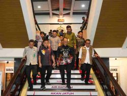 Akui Kantor Gubernur Sulsel Keren, Menko PKM Pratikno : Foto Yuk, Keren Ini!