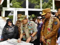 Prof Fadjry Dampingi Menteri Kebudayaan Resmikan Leang Leang Archaeological Park