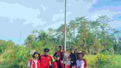 Mahasiswa KKNT-113 Unhas Posko Desa Tanrongi Bangun Penerangan Jalan Hemat Energi