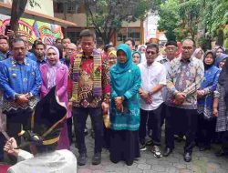 Pj Gubernur Sulsel Prof Fadjry Selaku Pembina IKA, Kukuhkan Pengurus IKA SMAPAT 2025-2029