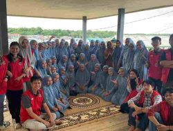 Mahasiswa KKNT 113 Unhas: Sosialisasi Pemasaran dan Kelola Keuangan Usaha Abon Ikan di Desa Ujung Labuang