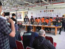 Jelang Hari Raya Idul Fitri, Kapolres Bone Bersama Forkopimda Gelar Konferensi Pers Hasil Operasi Pekat 2025/1446 H