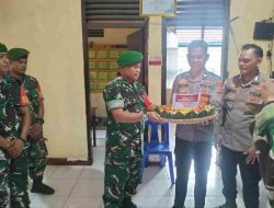 Di Moment Hari Bhayangkara Ke 79, Danramil 1407-15/ Mare Bersama Anggota, Datangi Polsek Mare Dengan Membawa Nasi Tumpeng.