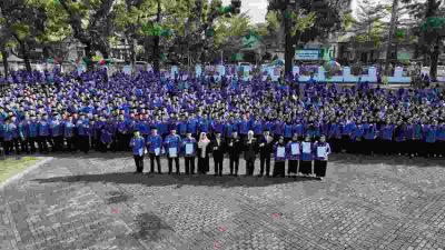 Gubernur Andi Sudirman Serahkan SK ke 6.624 ASN PPPK Pemprov Sulsel Formasi 2024