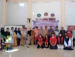 Mahasiswa KKN-T Unhas 114 Gelar Sosialisasi, Pelatihan Pembayaran QRIS dan Pemasaran Digital di Amparita Sidrap