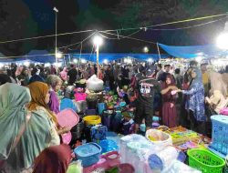 Ribuan Pengunjung Padati Pasar Malam di Lapangan Merdeka Mare