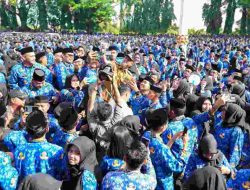 Lantik 4.047 PPPK Tahap 2 dan Paruh Waktu, Gubernur Andi Sudirman: Kedepankan Integritas dan Disiplin Kerja