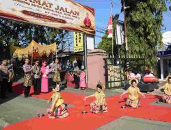 Polres Bone Sambut Kapolres Baru, Lepas AKBP Sugeng Setio Budhi Dengan Tradisi Pedang Pora