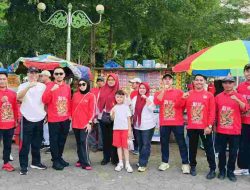 Semangat Kebersamaan Sekretariat DPRD Kabupaten Bone Ikuti Jalan Santai HUT ke-81 RI
