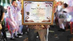 Sekretariat DPRD Bone Juara II Lomba Kebersihan, Terima Penghargaan di HUT RI ke-81